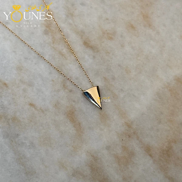 گردنبند طلا مثلثی مینیمال